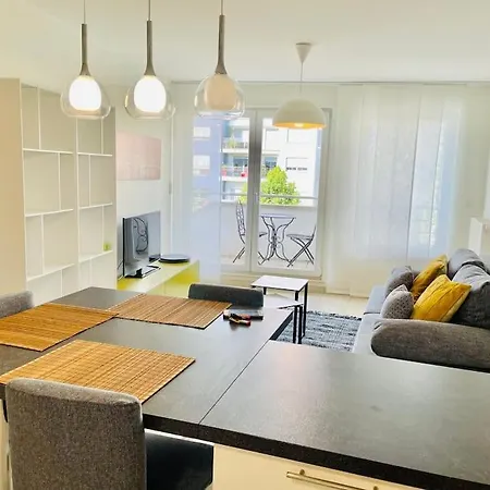 아파트 One Bedroom Flat In Center W. Terrace&parking-limp56 *