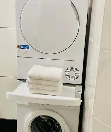 One Bedroom Flat In Center W. Terrace&parking-limp56 *